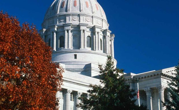 side view of the Missouri state capitol building