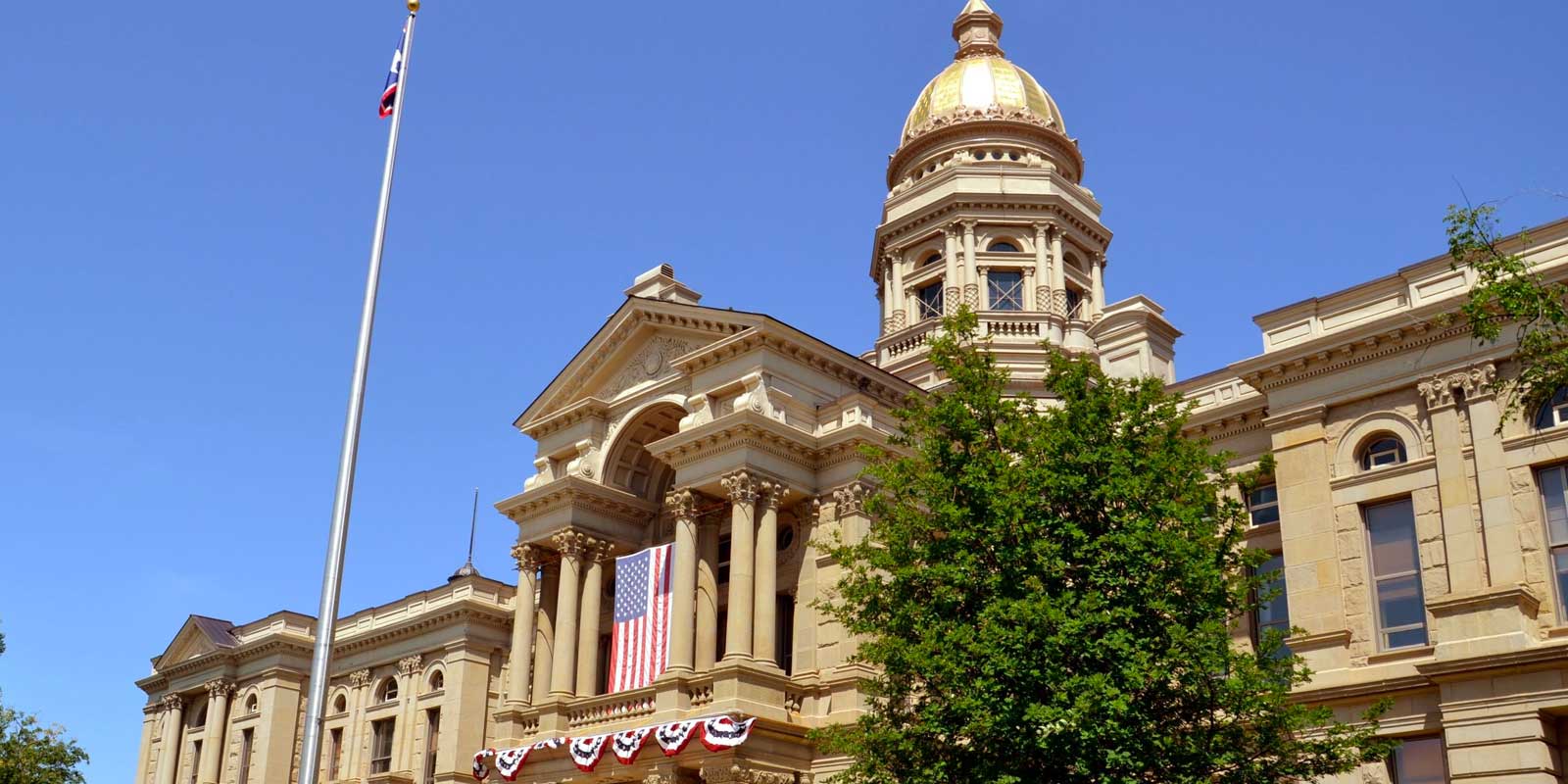 side view of the Wyoming state capitol building