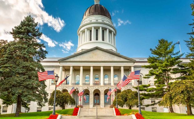 a front view of the Maine state capitol building