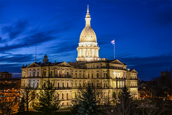the Michigan State Capitol building at night