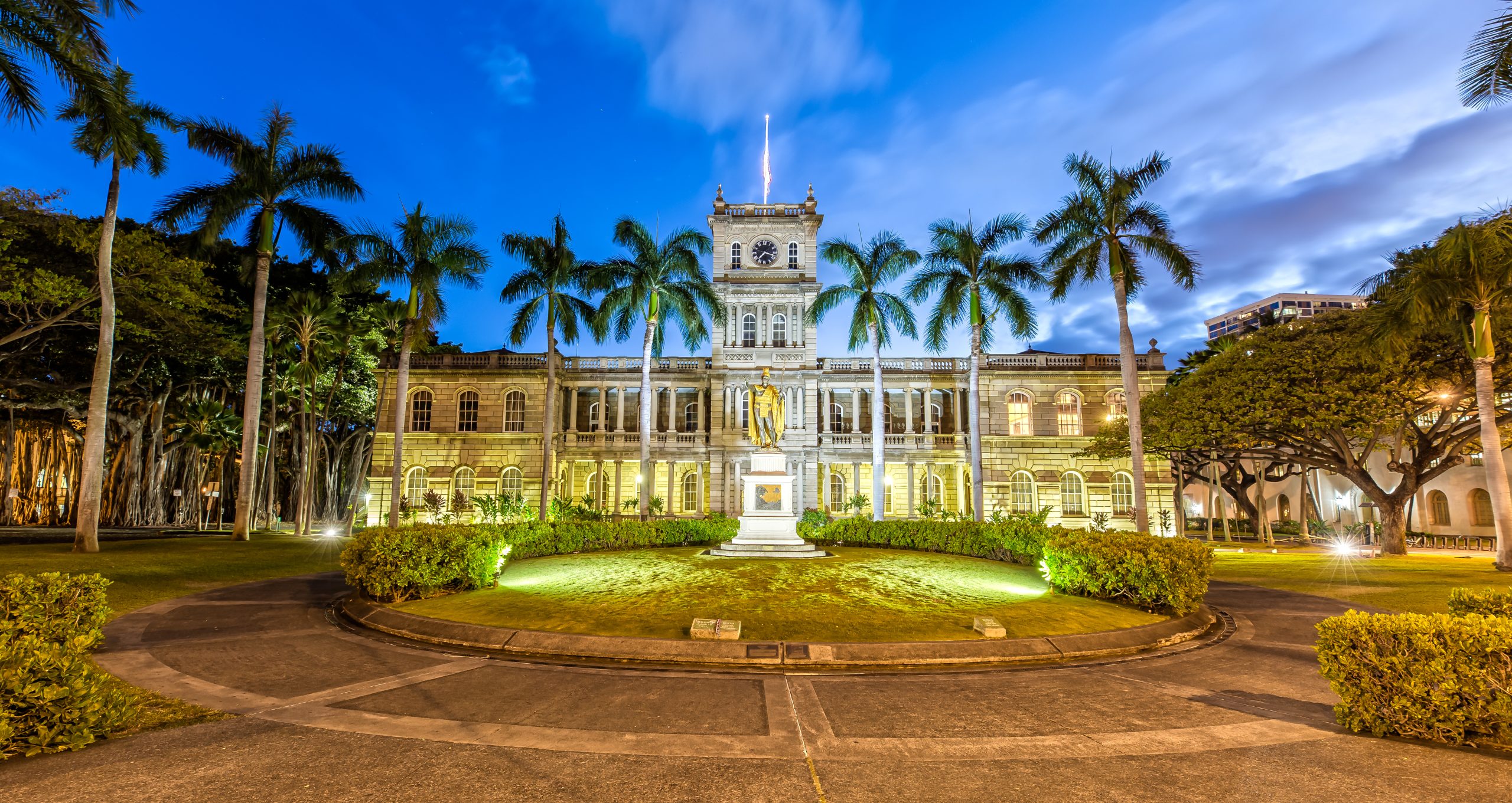King Kamehameha Statue and Supreme Court Building